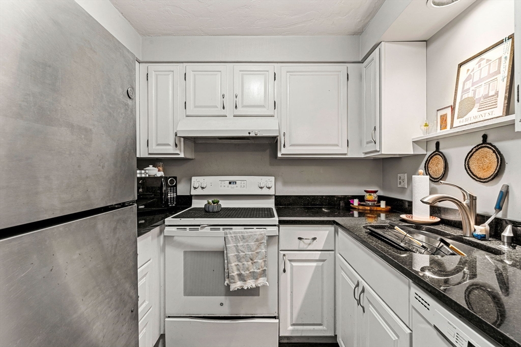 23 Magnolia St # 2