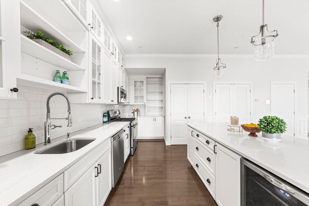 823 East Sixth Street # 5