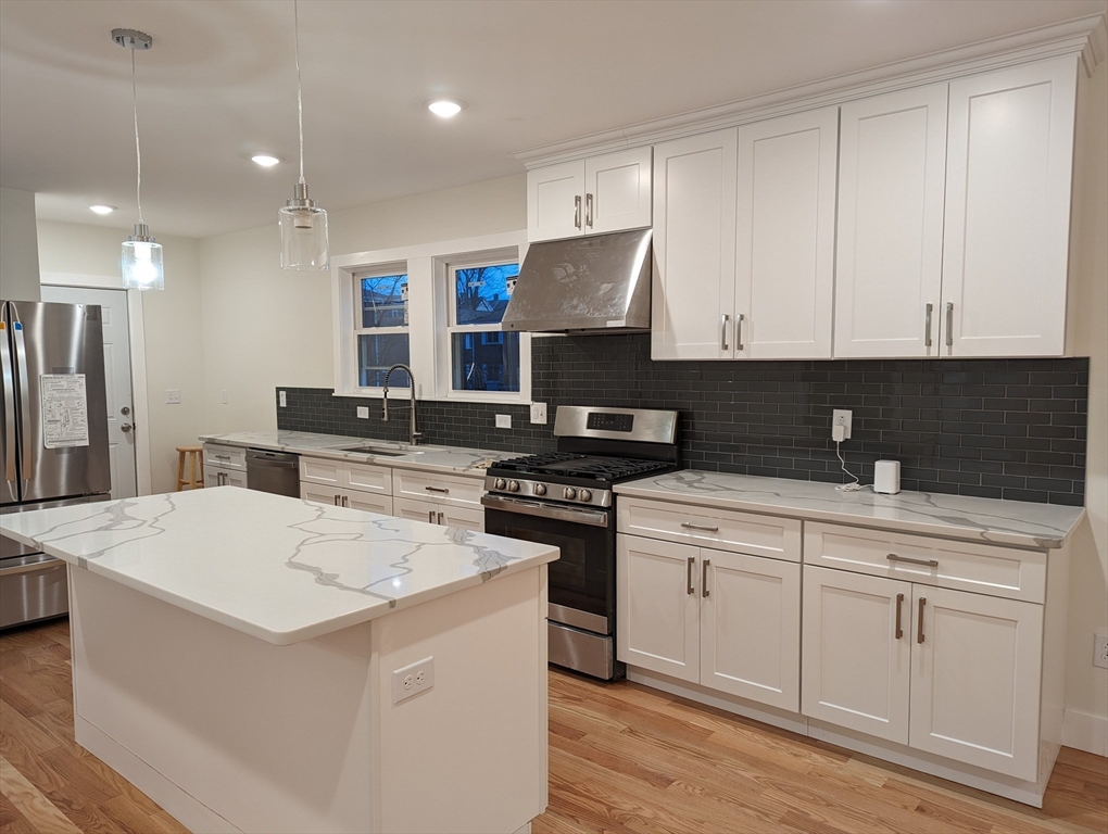 41 Oxford Ave # 1