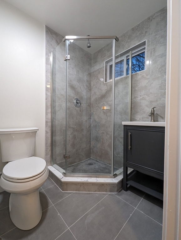 41 Oxford Ave # 1