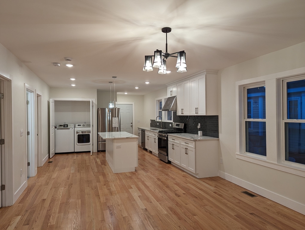 41 Oxford Ave # 1