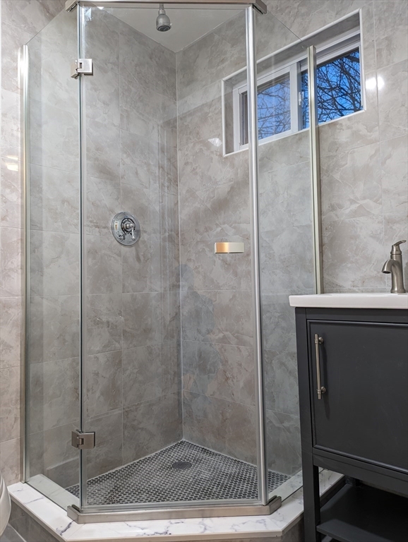41 Oxford Ave # 1