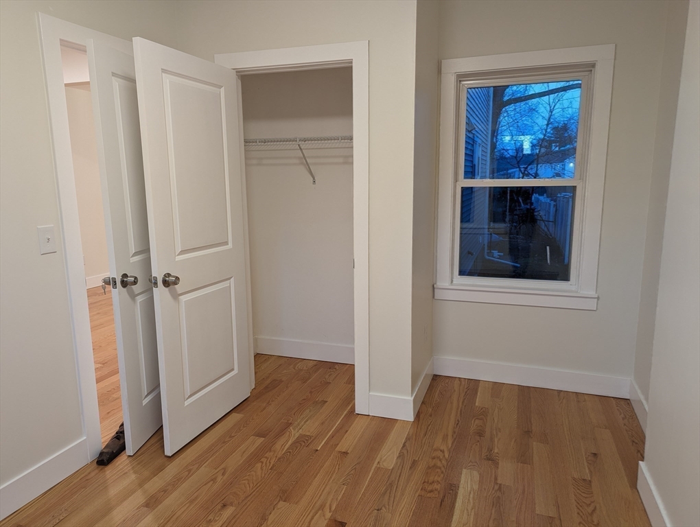 41 Oxford Ave # 1