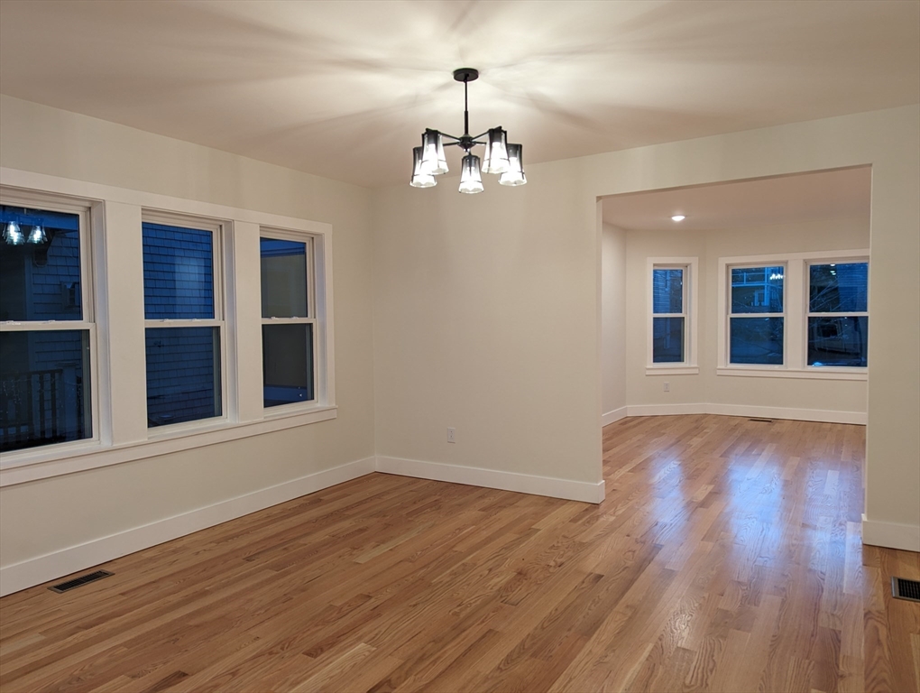 41 Oxford Ave # 1