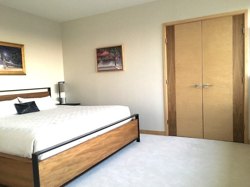85 East India Row # 29D