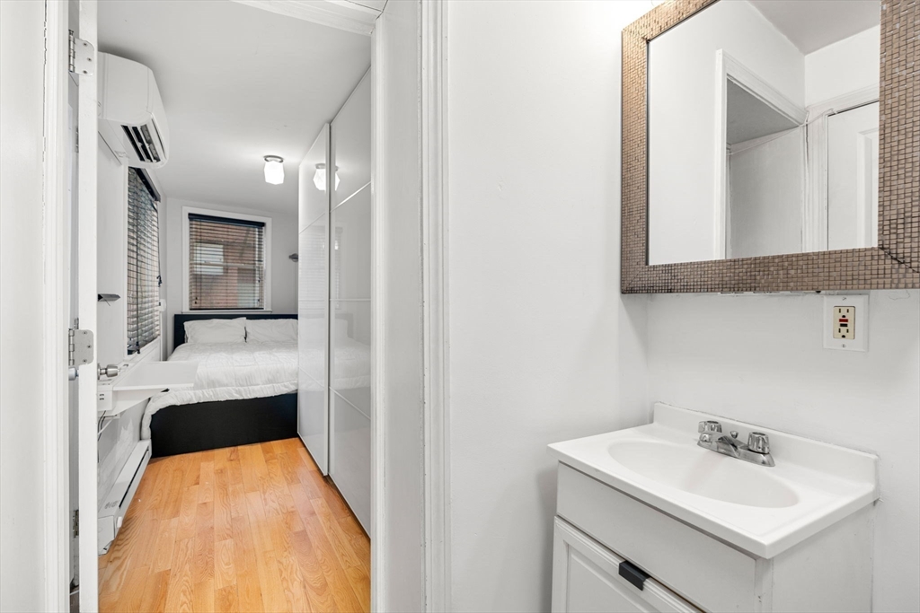8 Moon Street # 1
