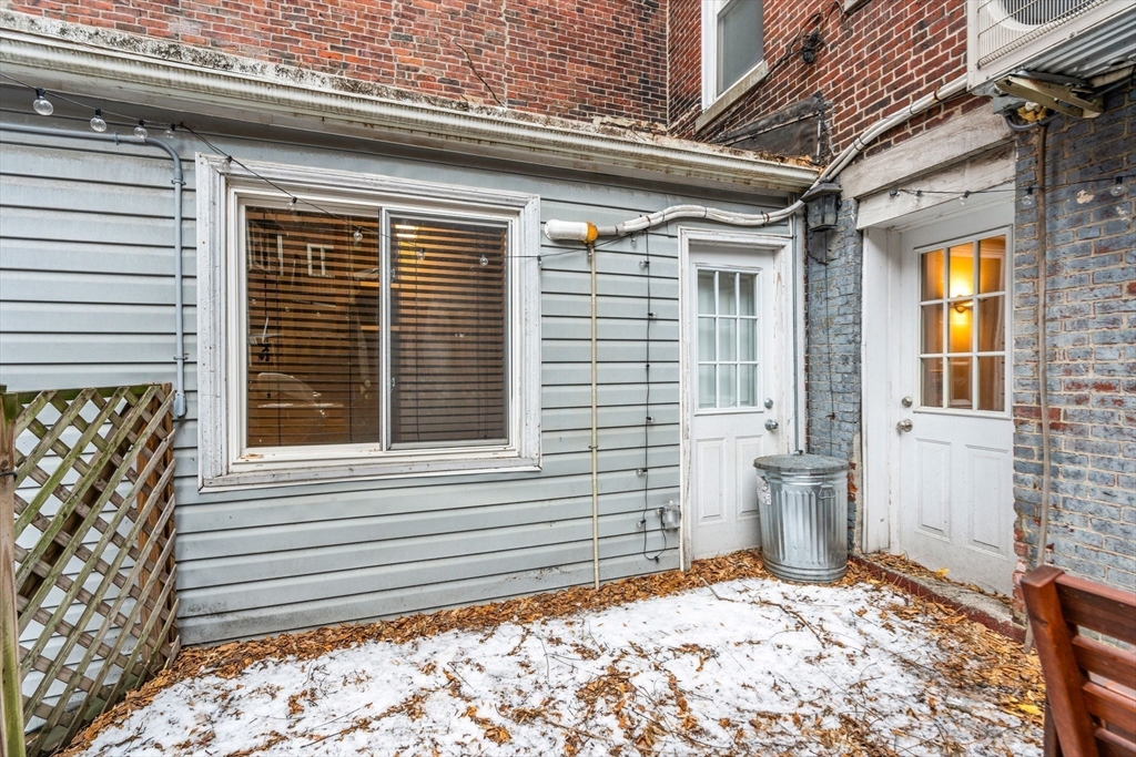 8 Moon Street # 1