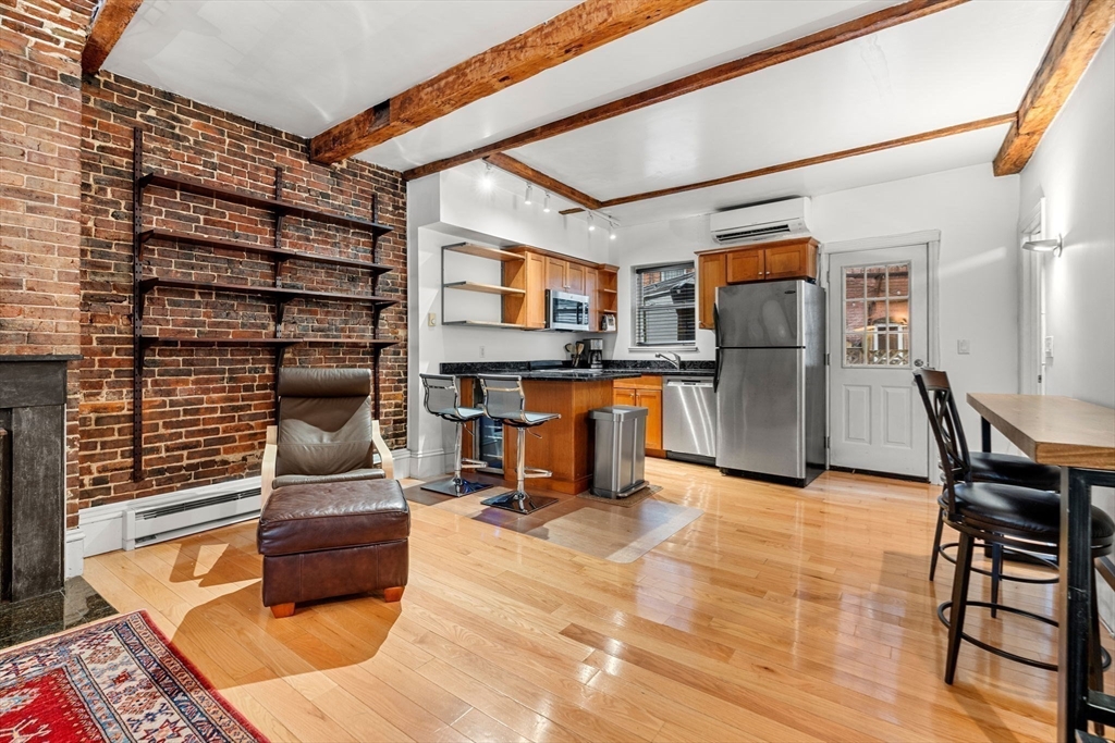 8 Moon Street # 1