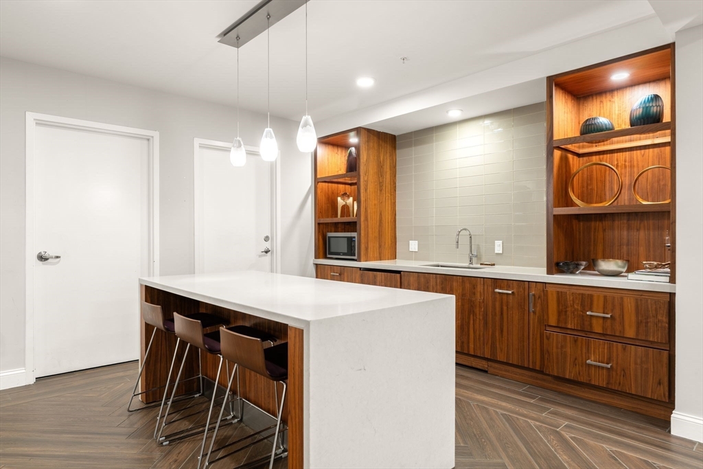 771 Harrison Ave # 2F