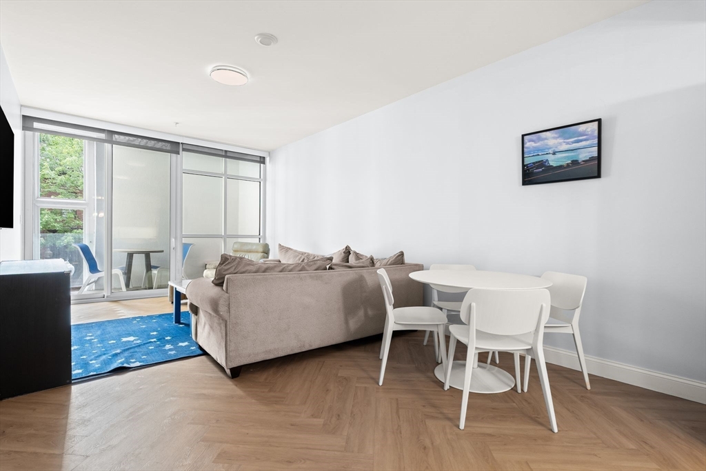 771 Harrison Ave # 2F