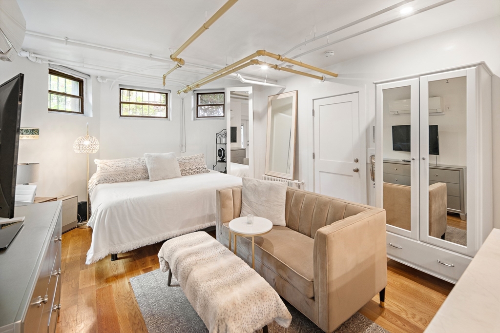364 Marlborough St # 1