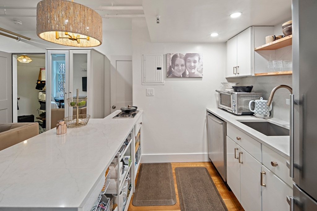 364 Marlborough St # 1