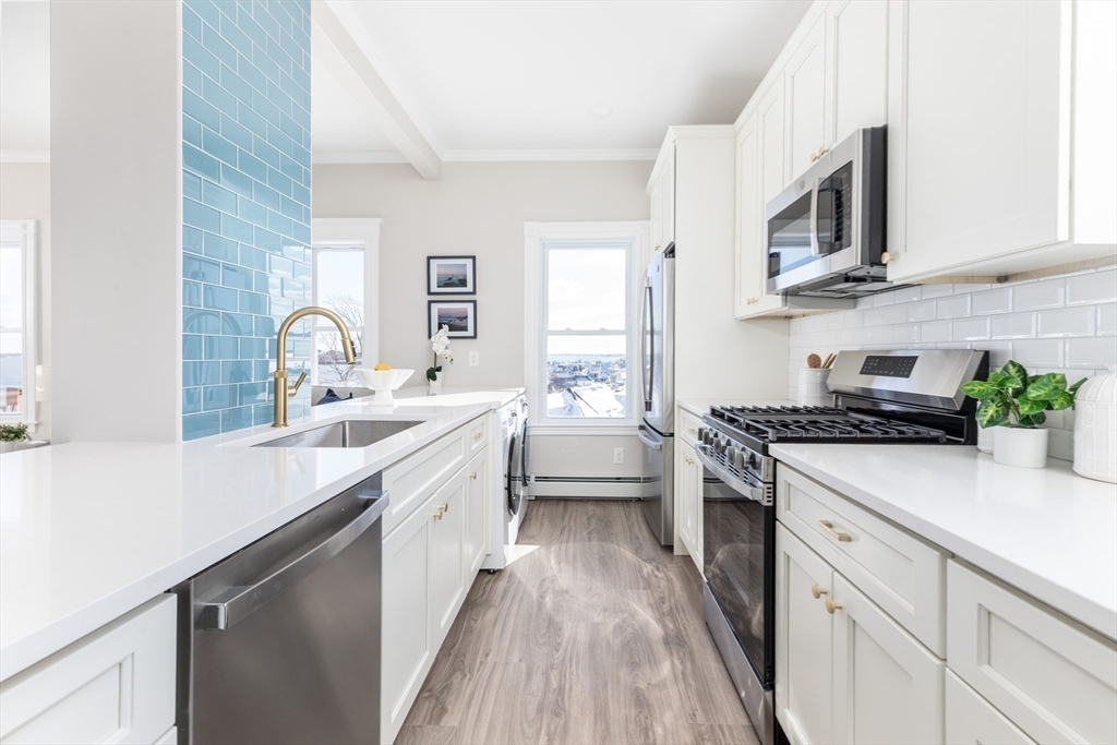 51 Harbor View Ave # 2