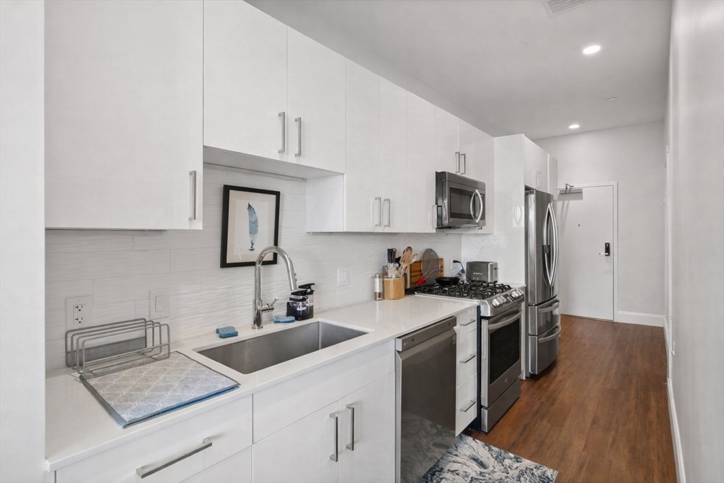 205 Maverick Street # 507