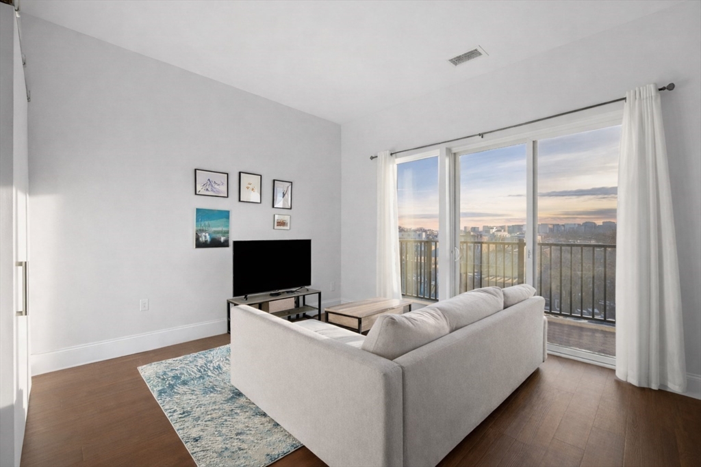 205 Maverick Street # 507