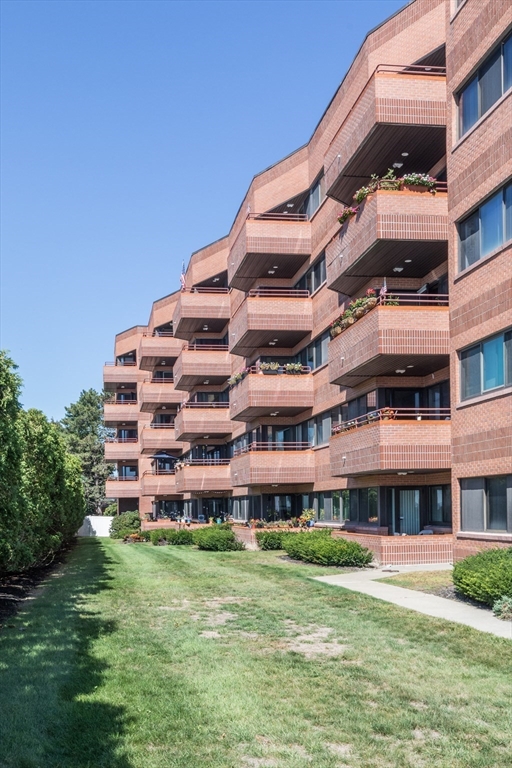 1 Carey Cir # 409