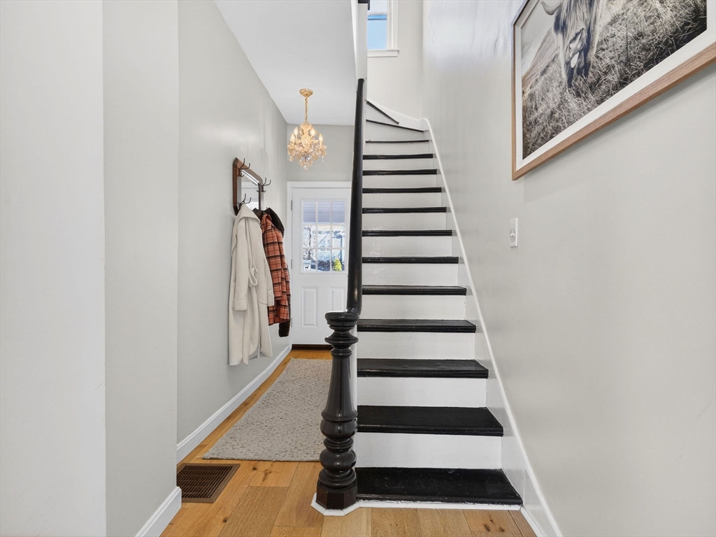 42 Oak St