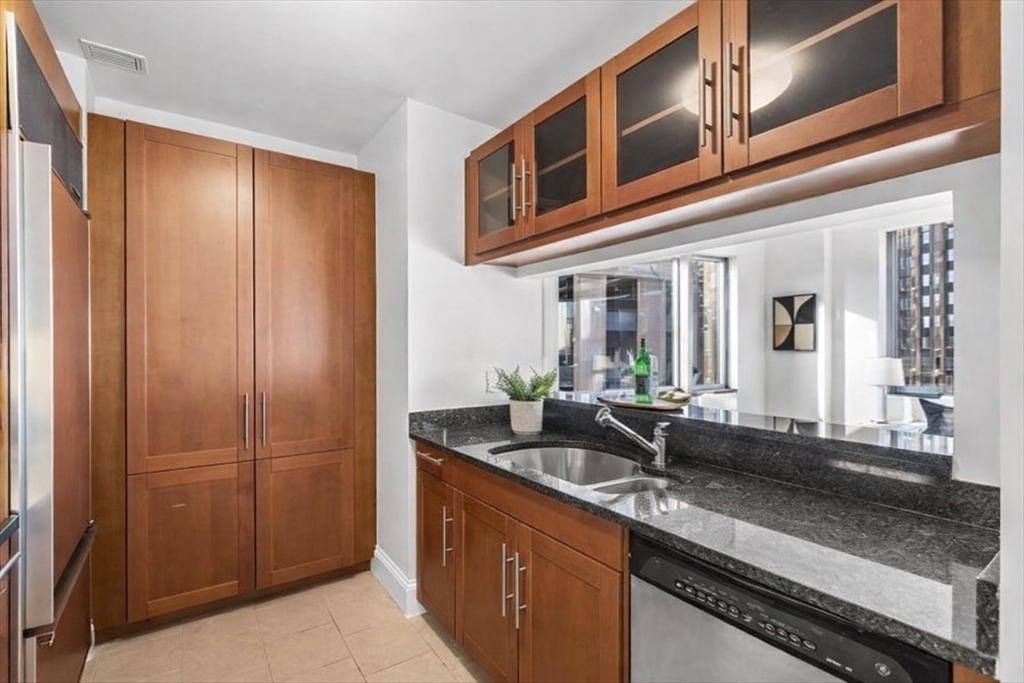 1 Charles St S # A Unit: 6-A
