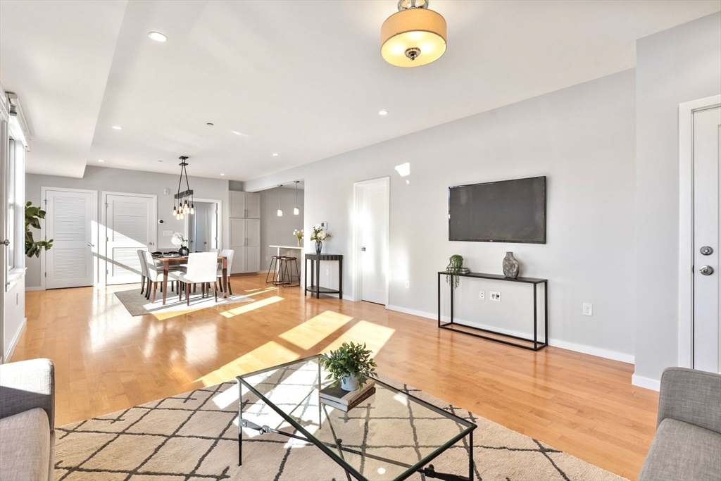 246 Boston St Unit: 9