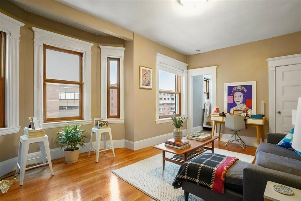 8 Garrison Street # 710