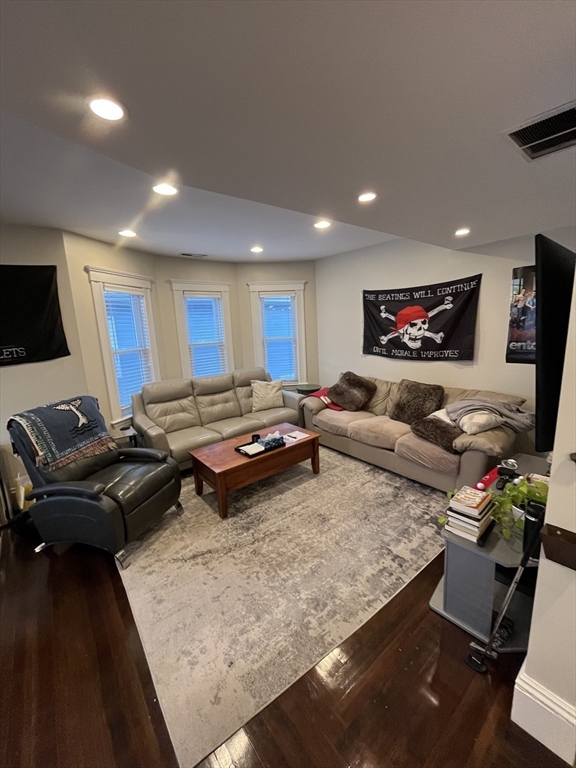 33 Wisconsin Ave # 33