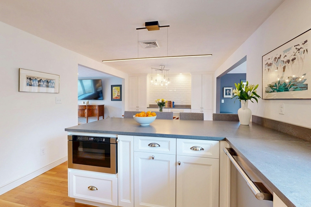 25 Longmeadow Rd