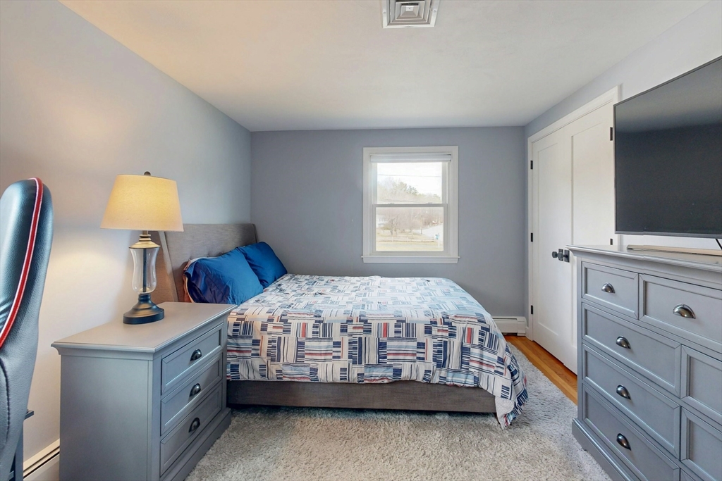 25 Longmeadow Rd