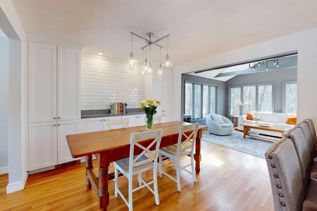 25 Longmeadow Rd