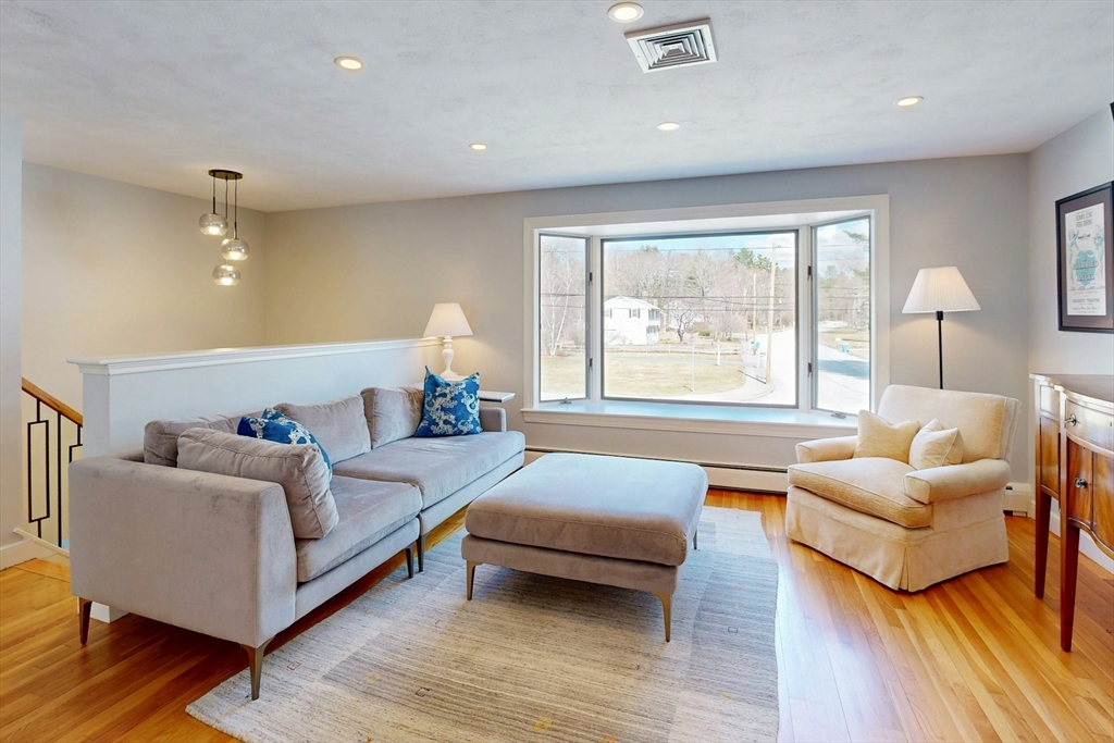 25 Longmeadow Rd