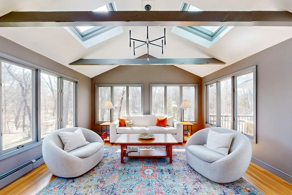 25 Longmeadow Rd