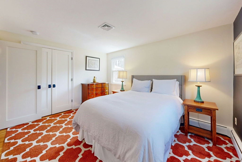 25 Longmeadow Rd