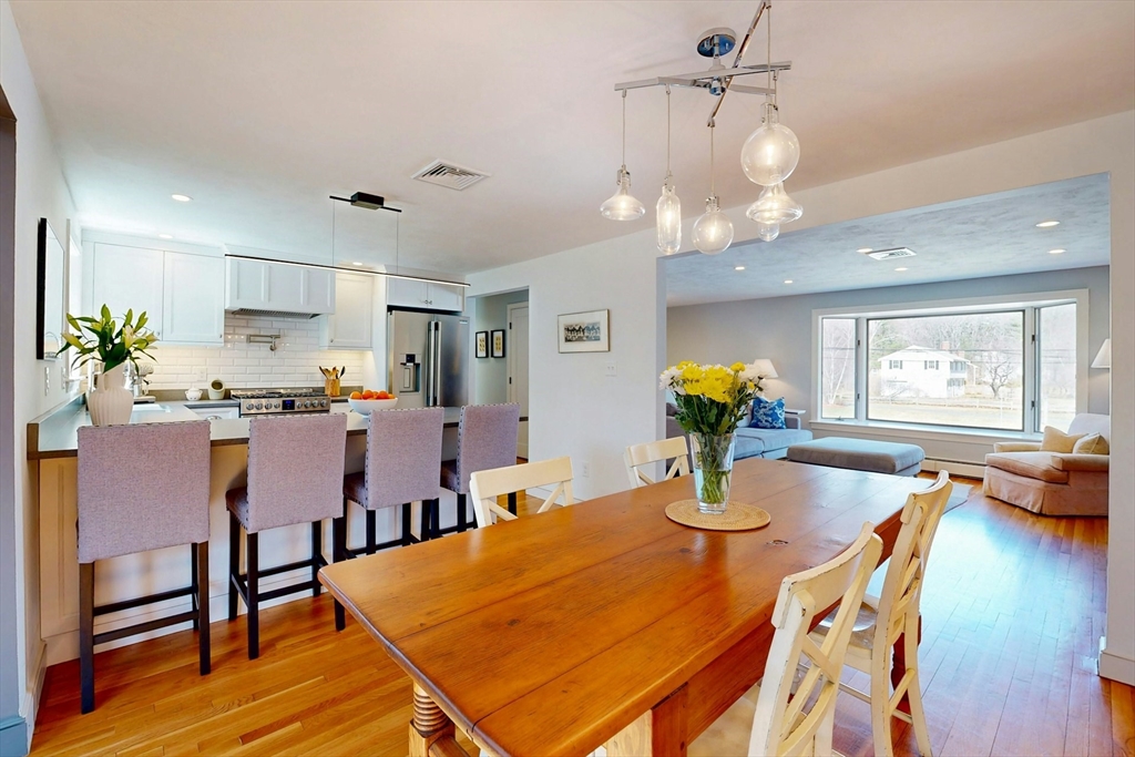 25 Longmeadow Rd
