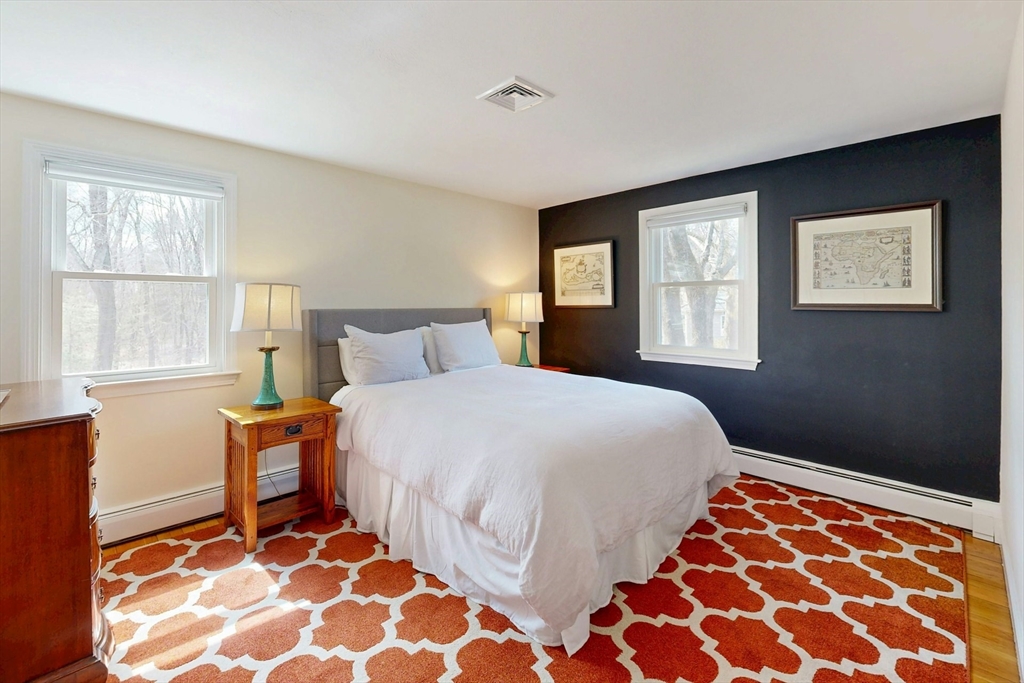 25 Longmeadow Rd
