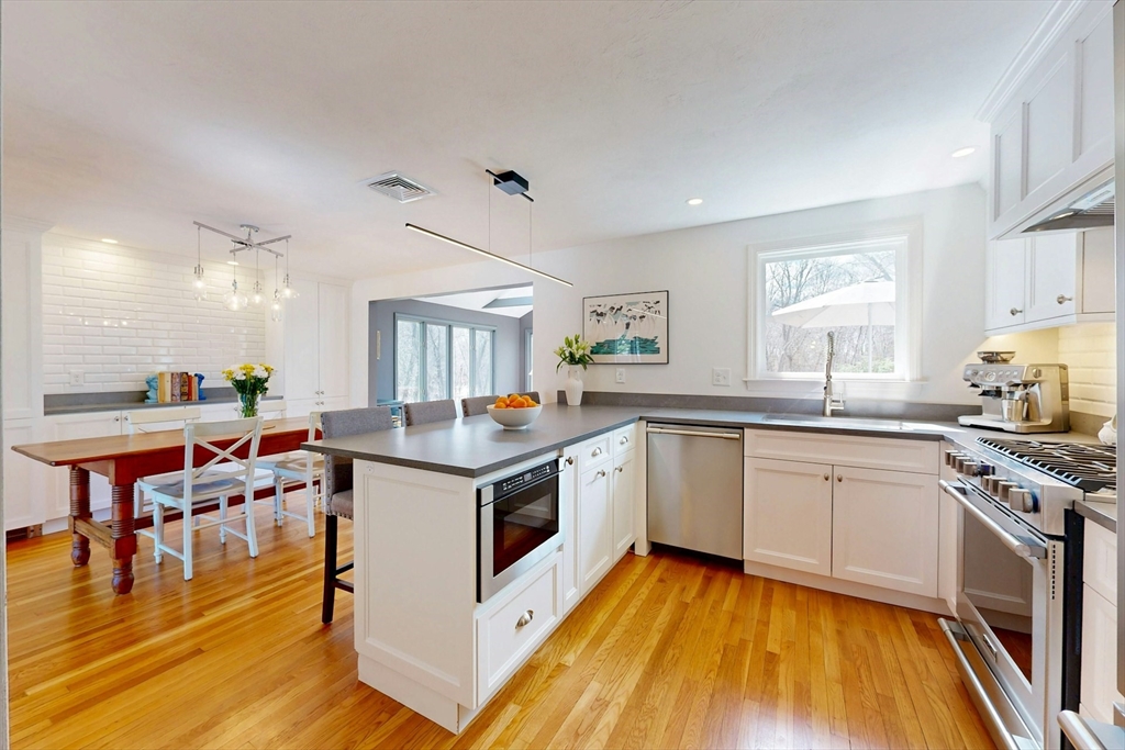 25 Longmeadow Rd