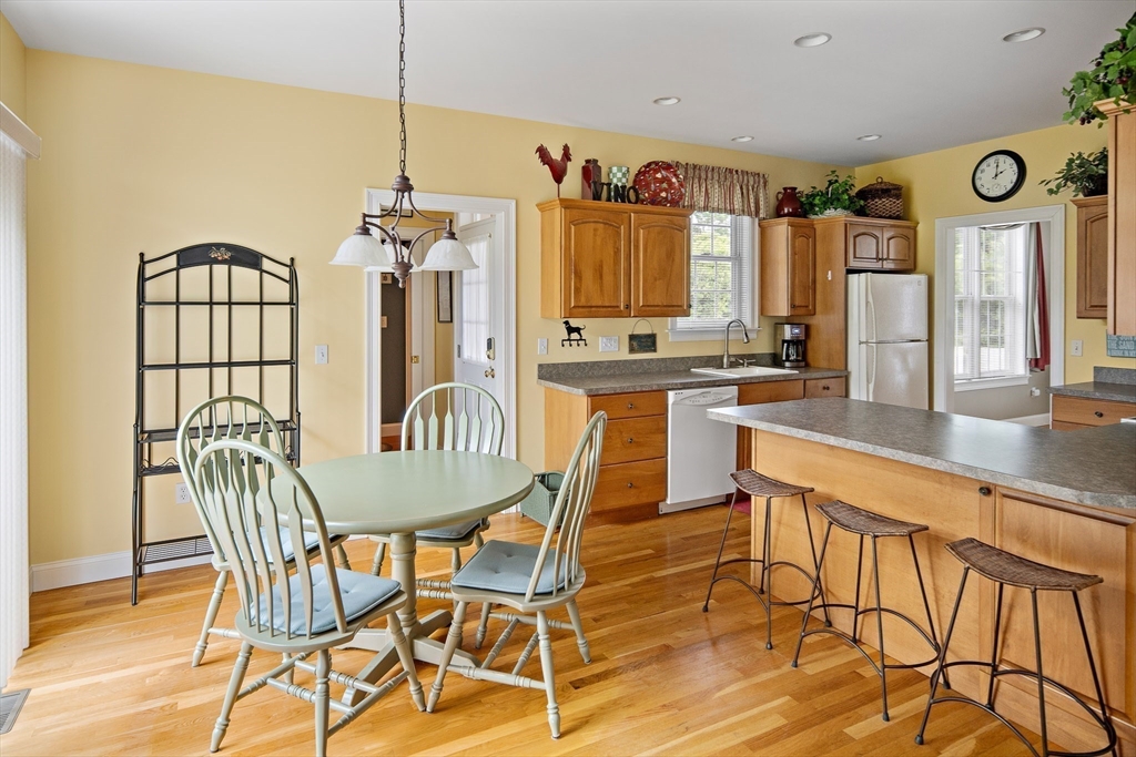 42 Deacon Vincent Way