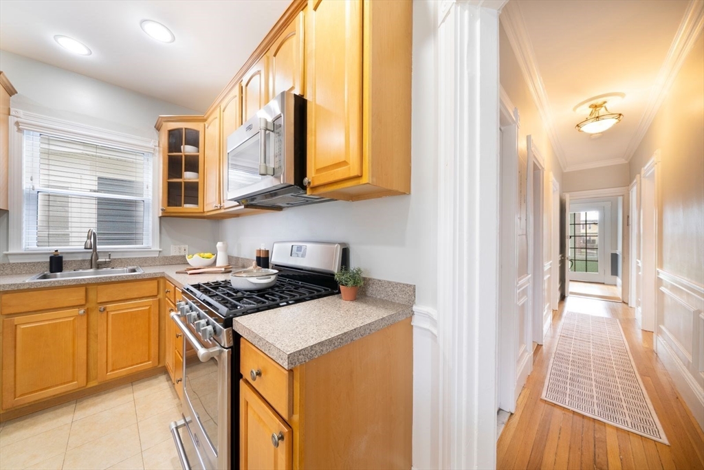 22 Jerome St # 2