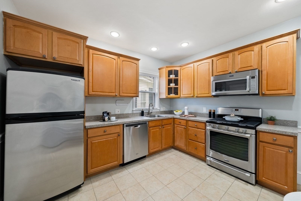 22 Jerome St # 2