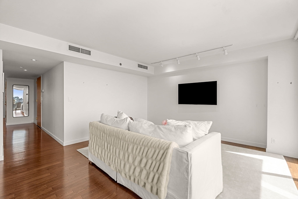 975 Memorial Drive # 908