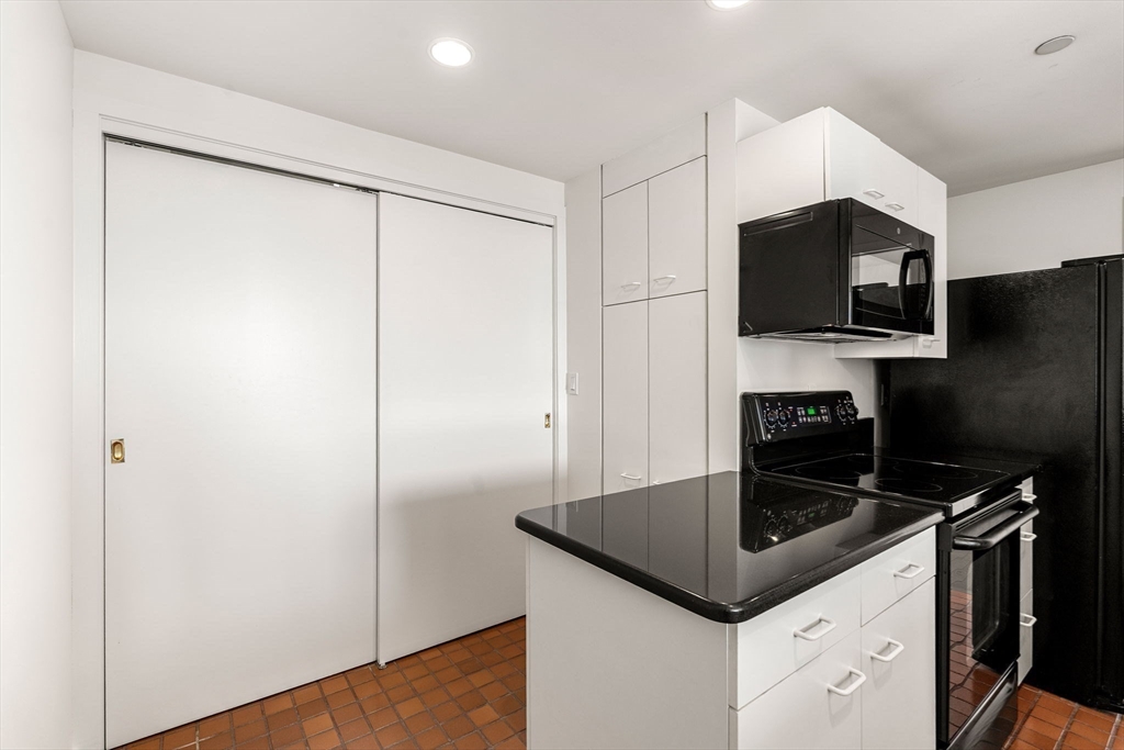 975 Memorial Drive # 908
