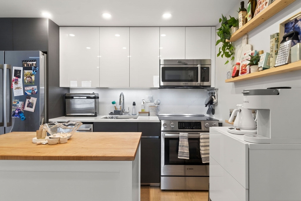 932 Broadway Street # 212