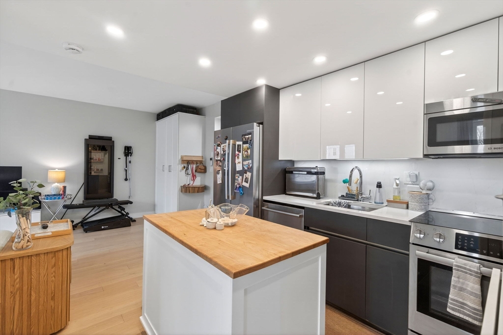 932 Broadway Street # 212