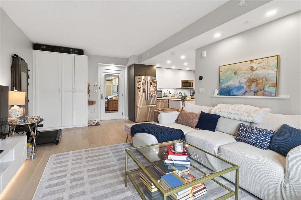 932 Broadway Street # 212