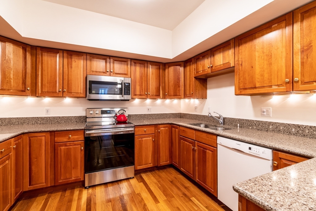 3 Appleton St # 102