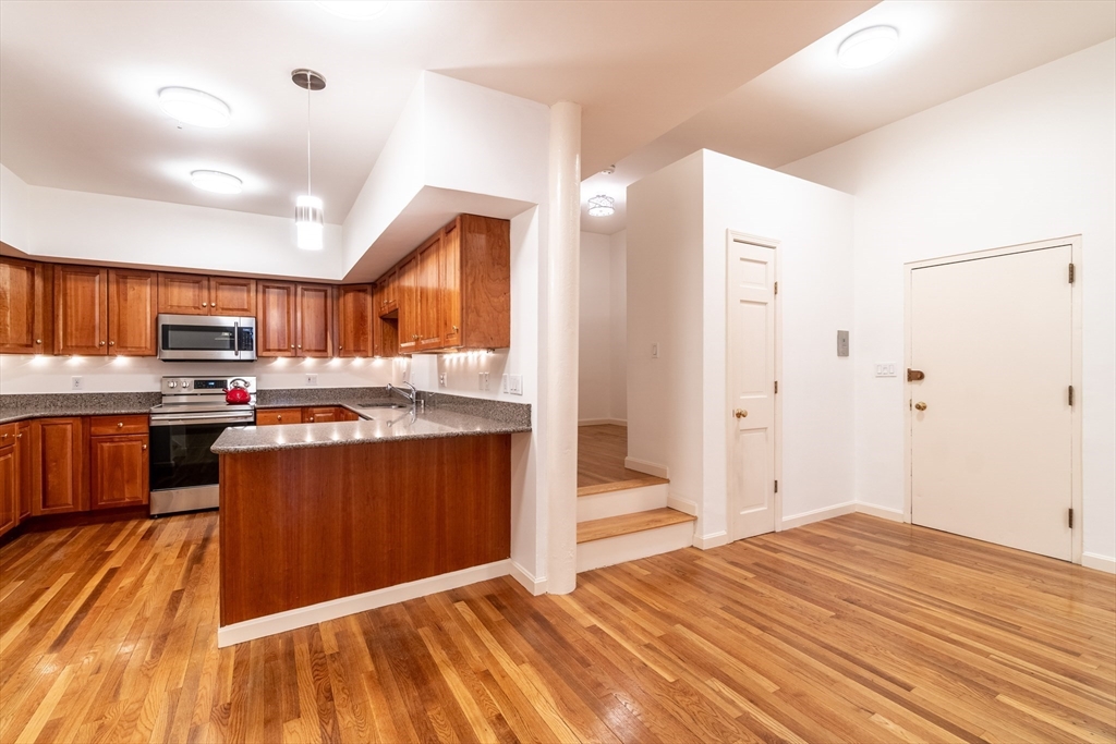 3 Appleton St # 102