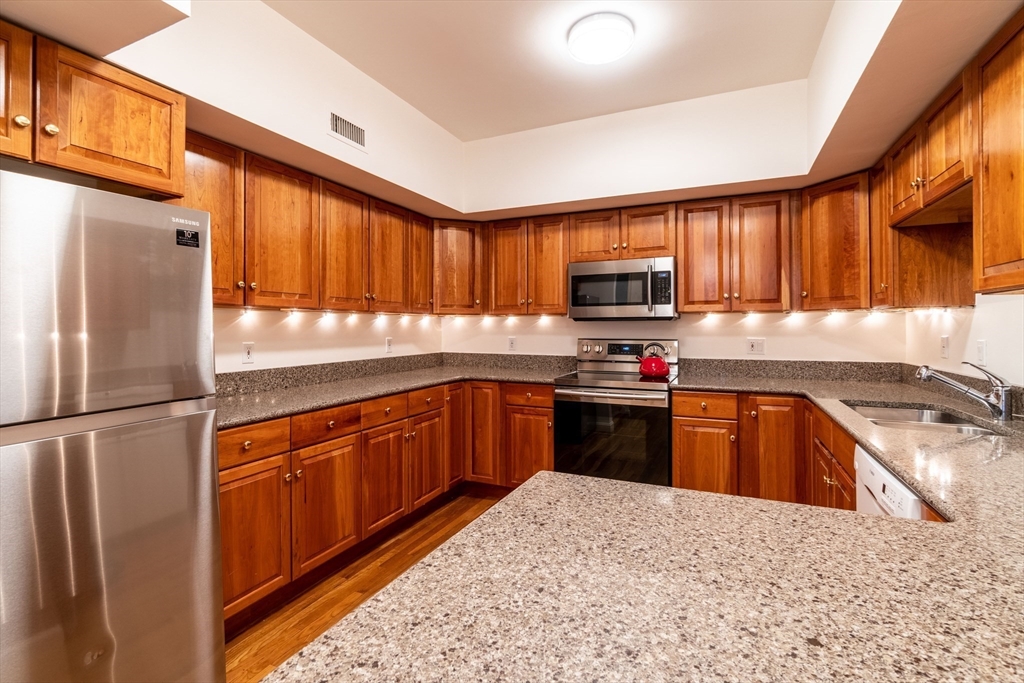 3 Appleton St # 102