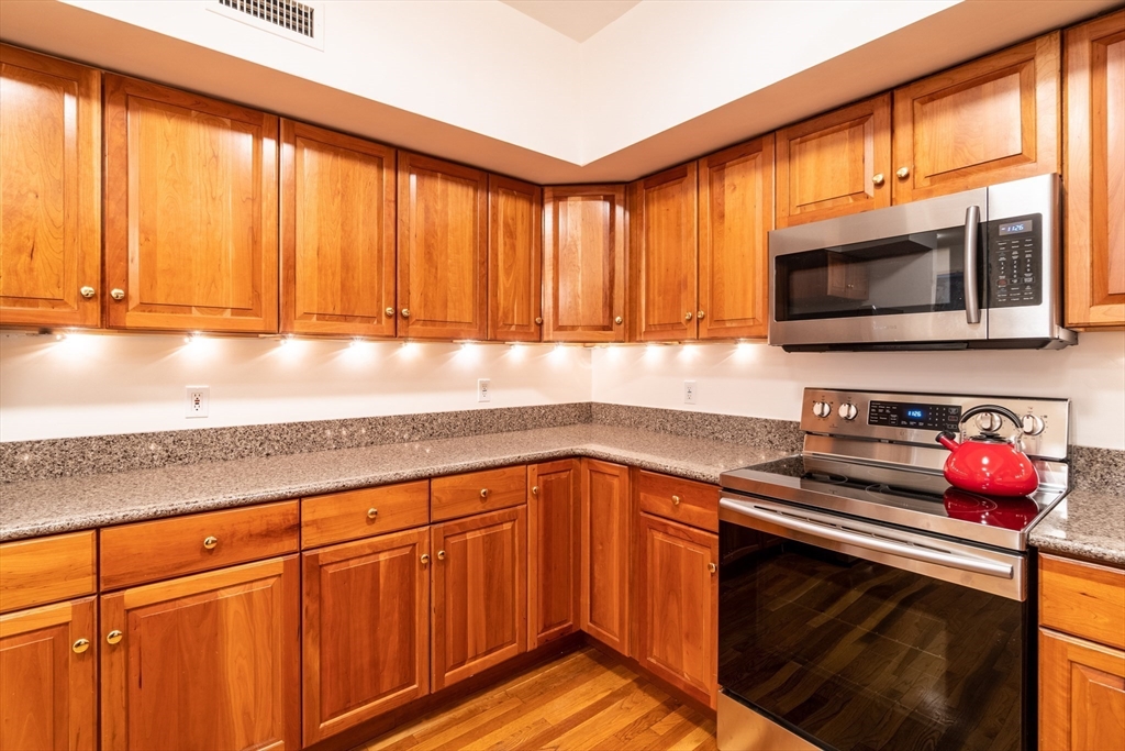 3 Appleton St # 102