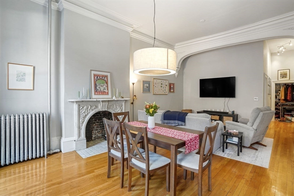 660 Massachusetts Ave # 2