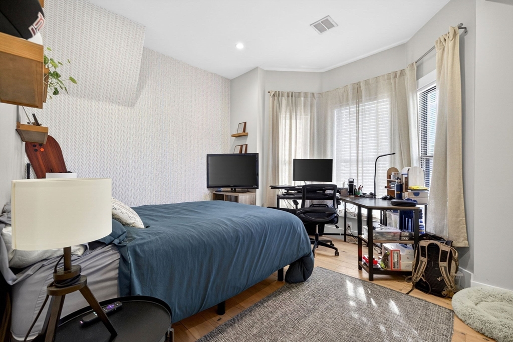 20 Arlington # 4
