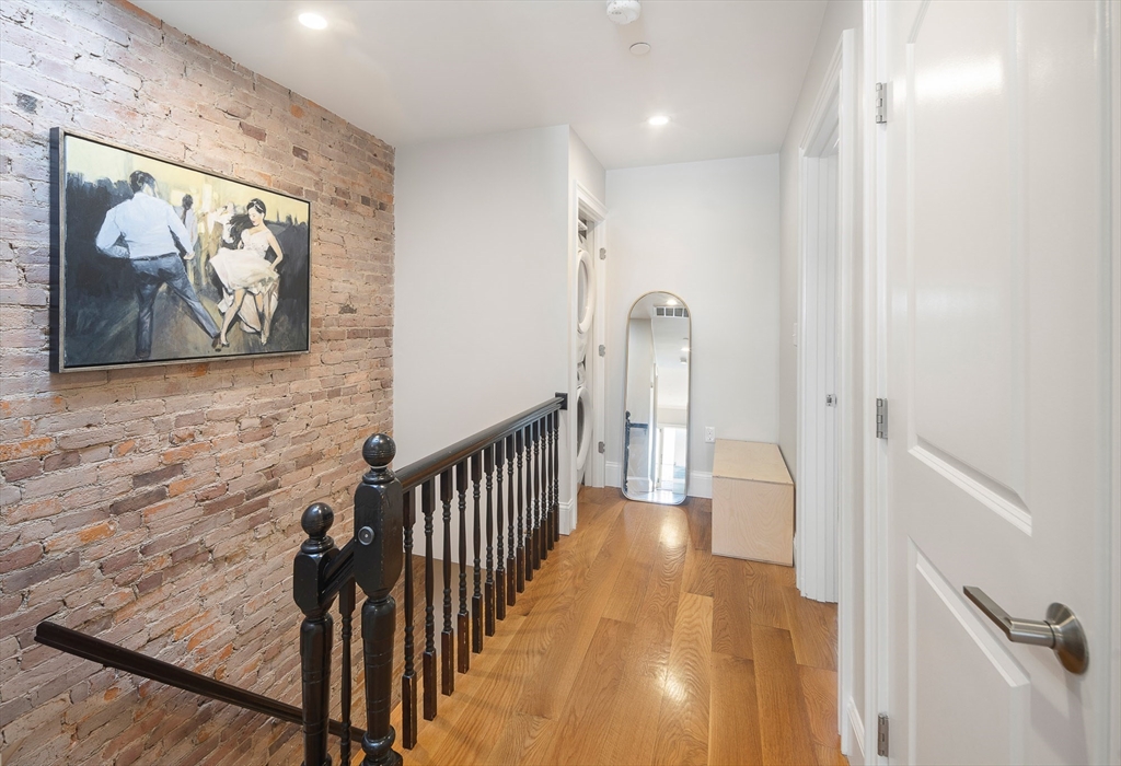 263 Webster St # 3
