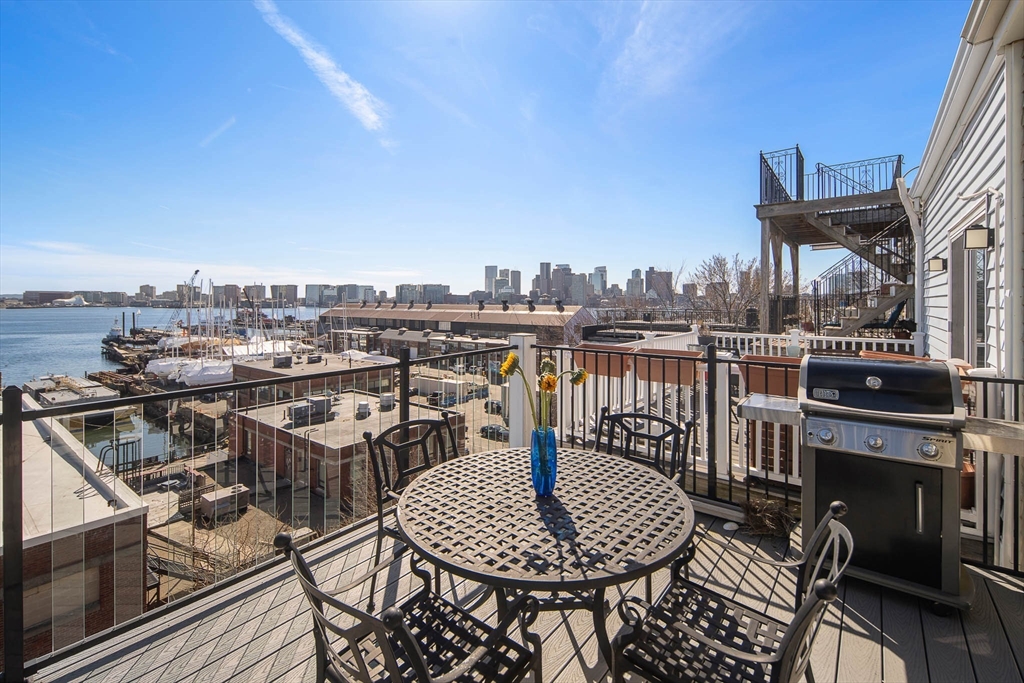 263 Webster St # 3